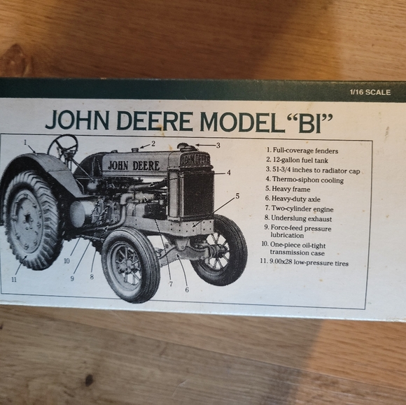 Vintage John Deere Diecast Model "BI" Tractor NIB -Stock #5730DO - Picture 4 of 9
